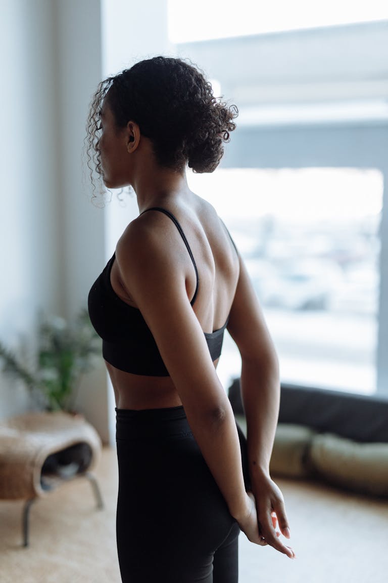 5 Simple Ways to Use Body Language to Feel More Confident Instantly