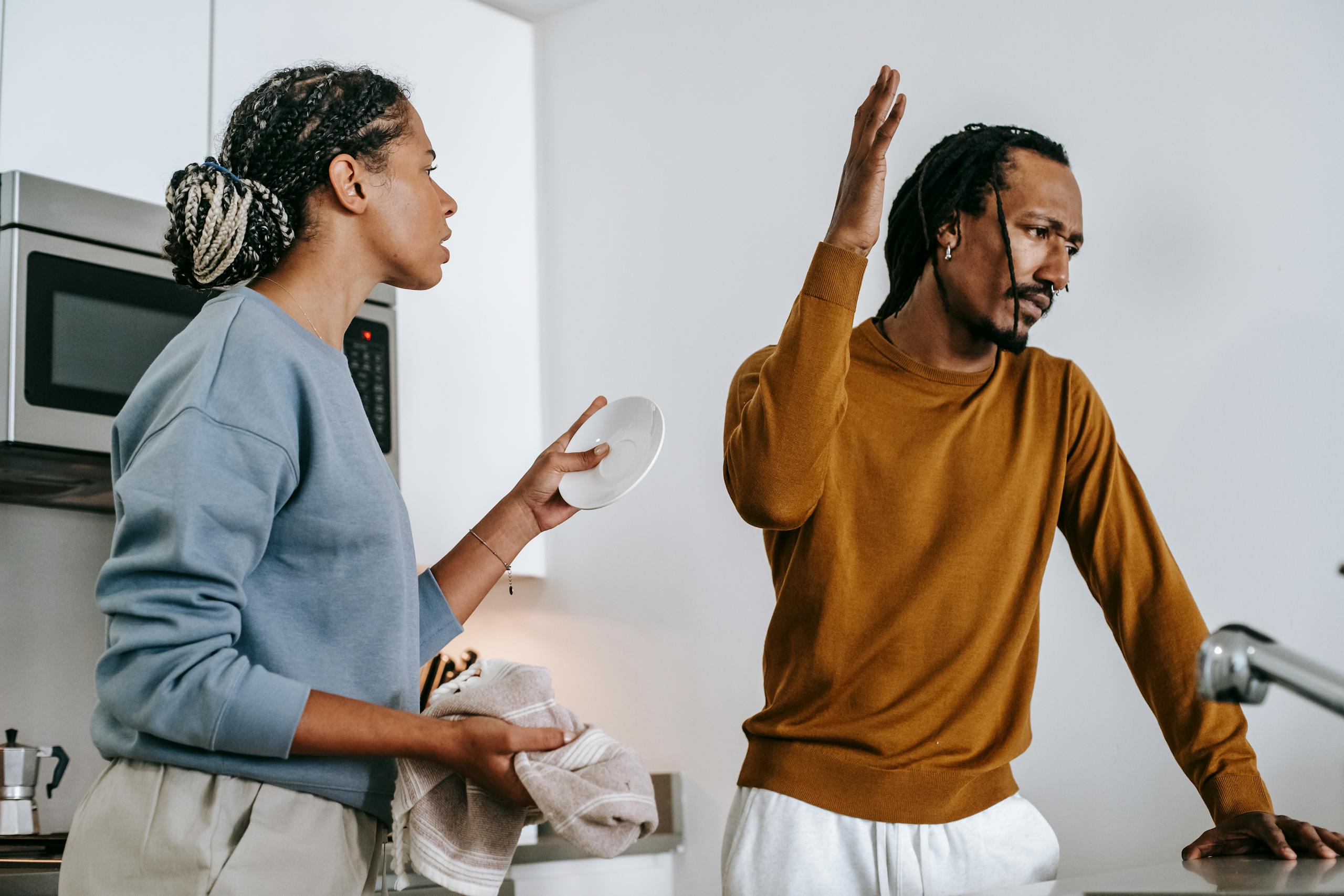 Why You Get Defensive in Arguments: What Psychology Says